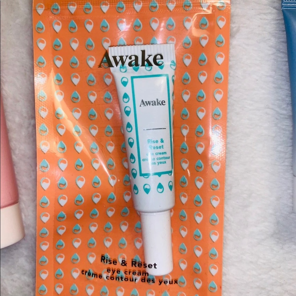 Skin Care Samples - Picture 4 of 5